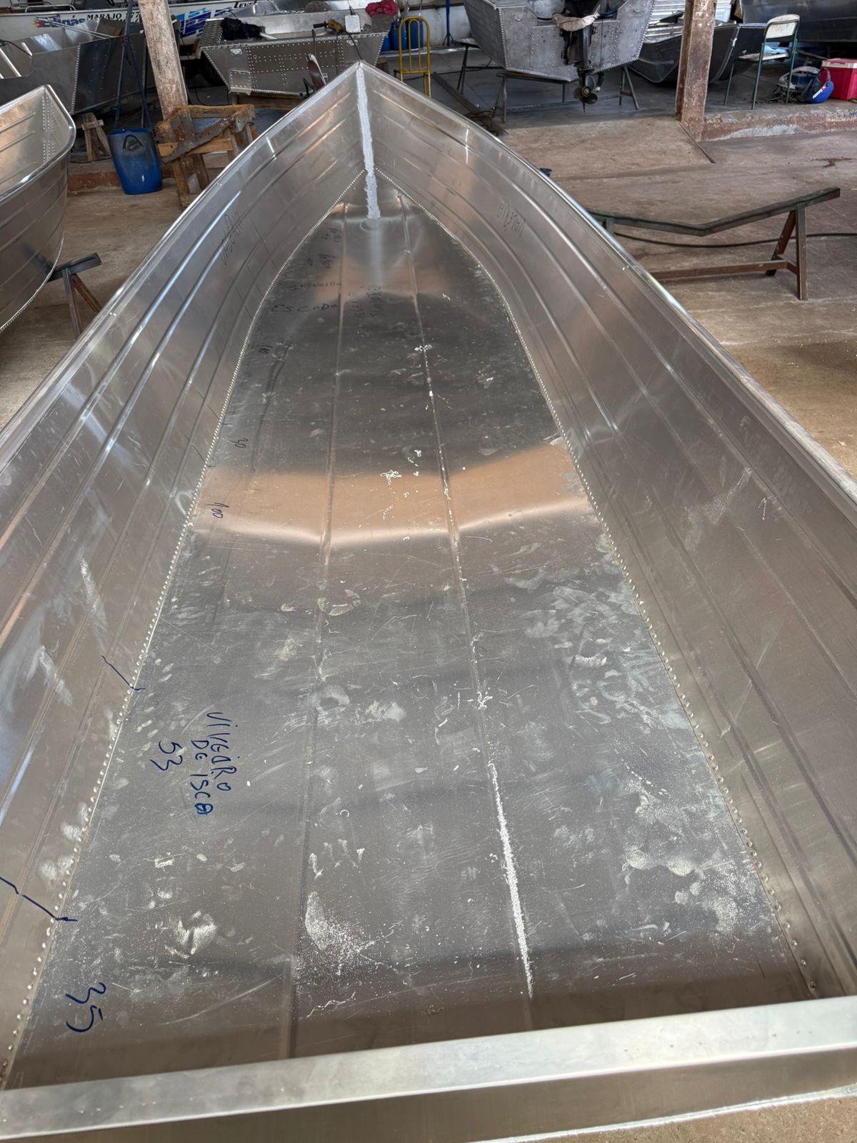 Barco de alumínio modelo 1
