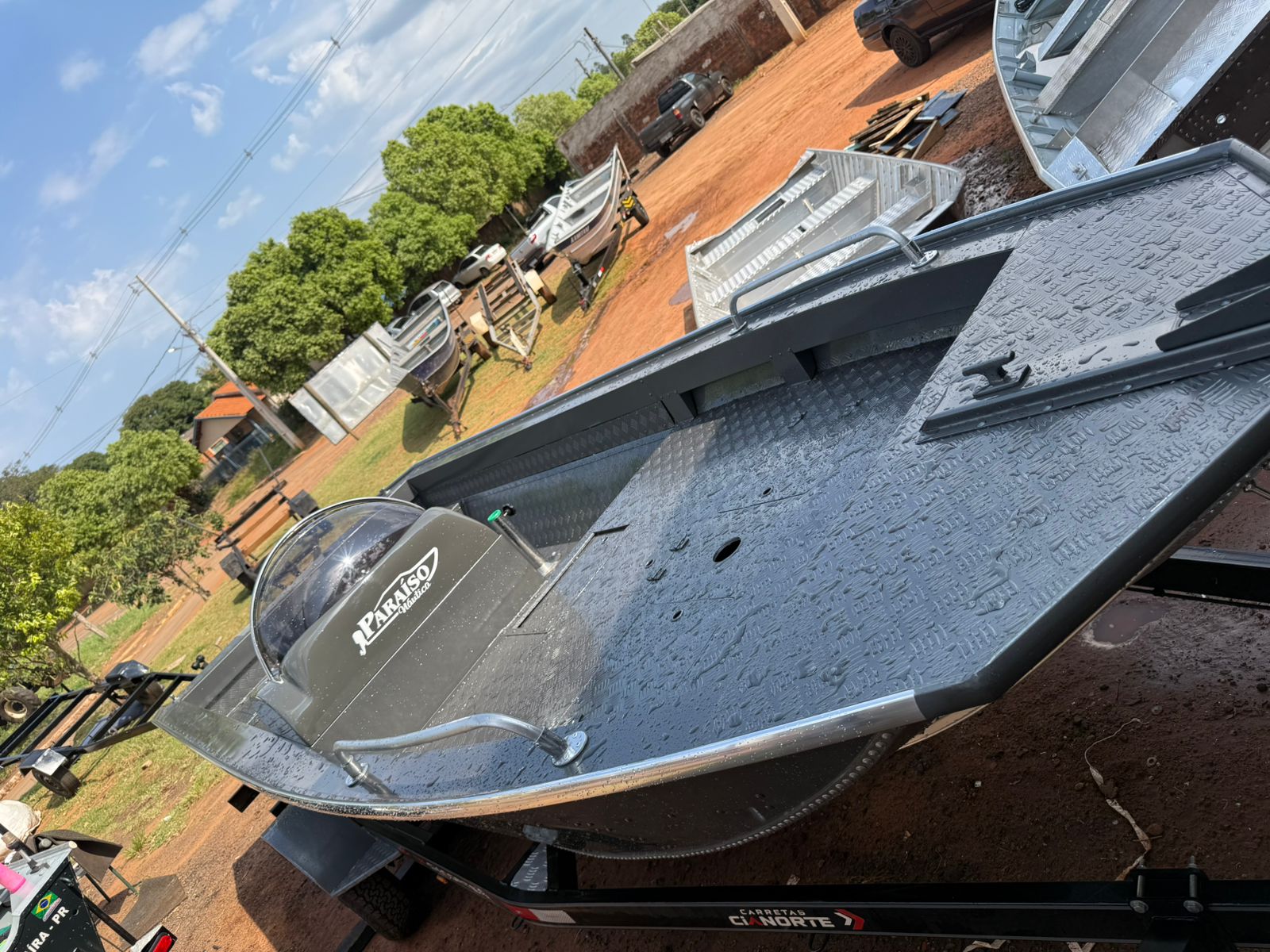 Barco de alumínio modelo 1